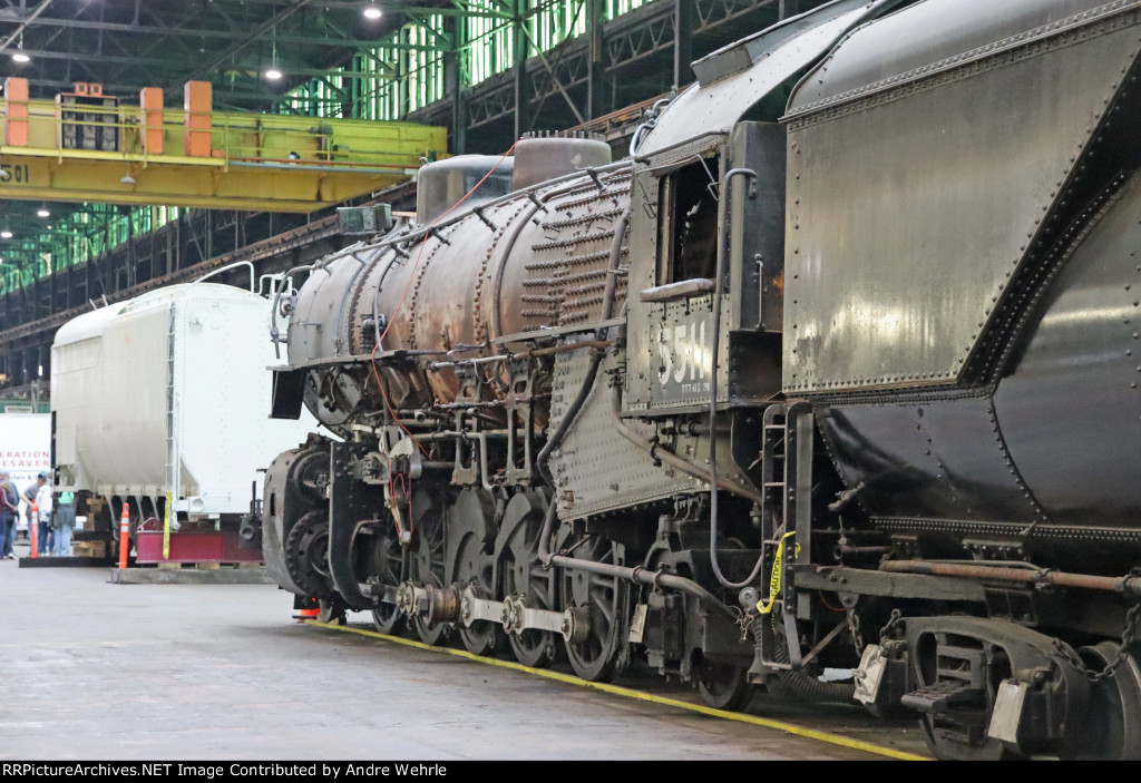 UP 5511, fireman's side telephoto view